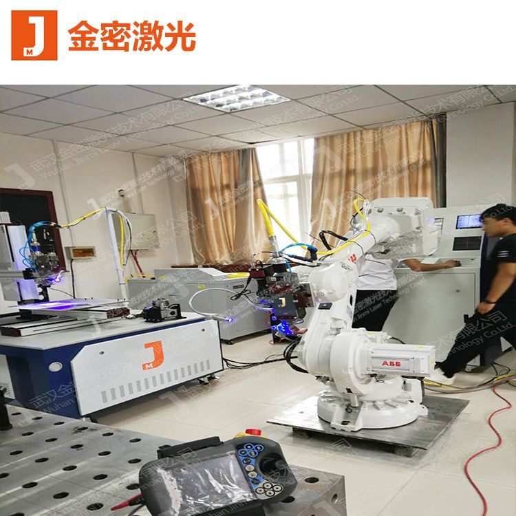 一套機器人激光焊接教學(xué)實訓(xùn)系統(tǒng)包含哪些設(shè)備
